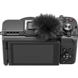 מצלמת CANON V1 עם חיבור מיקרופון מצלמת CANON V1 עם חיבור מיקרופון