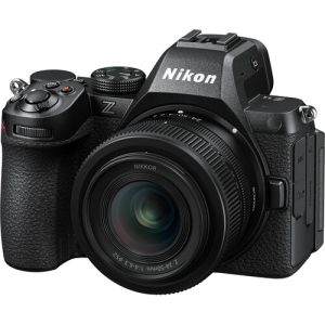 מצלמת NIKON Z5 II עם עדשה 24-50 מ"מ