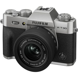 מצלמה ללא מראה FUJI X-T30 III עם עדשה 13-33MM מצלמה ללא מראה FUJI X-T30 III עם עדשה 13-33MM