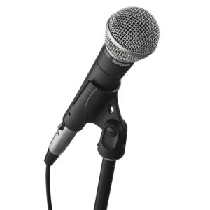 מיקרופון דינמי SHURE SM58 עם תושבת לחיבור לסטנד